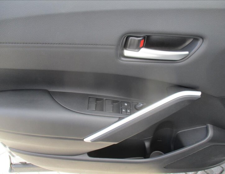 Toyota Corolla Cross 23