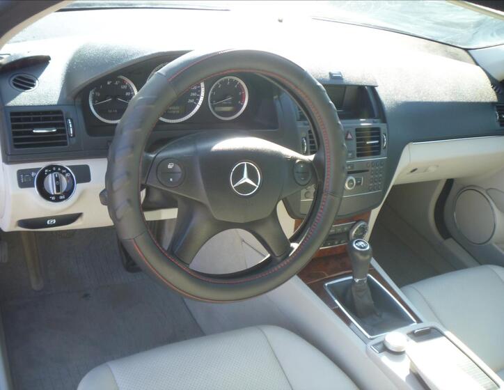 Mercedes-Benz Třídy C Kombi 2,1 l 100 kw