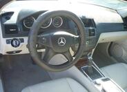 Mercedes-Benz Třídy C Kombi 2,1 l 100 kw