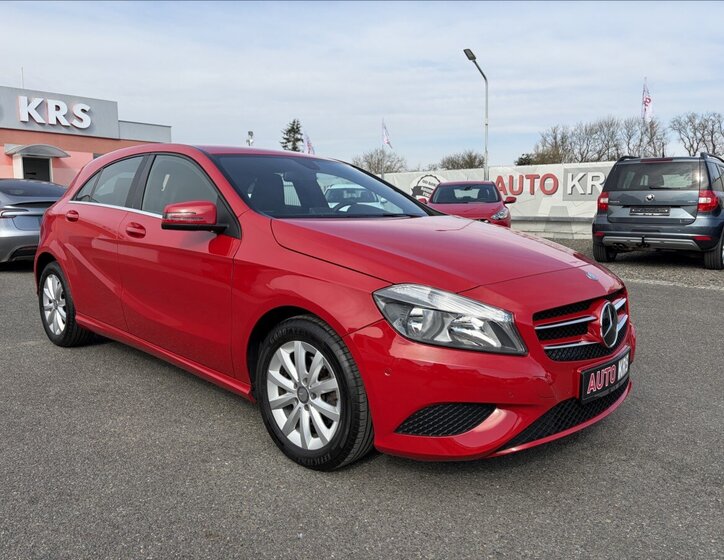Mercedes-Benz Třídy A Hatchback 1,6 l 90 kw
