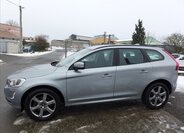 Volvo XC60 SUV 2,4 l 120 kw
