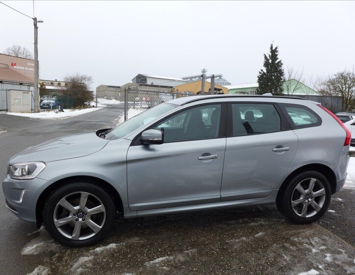 Volvo XC60 SUV 2,4 l 120 kw