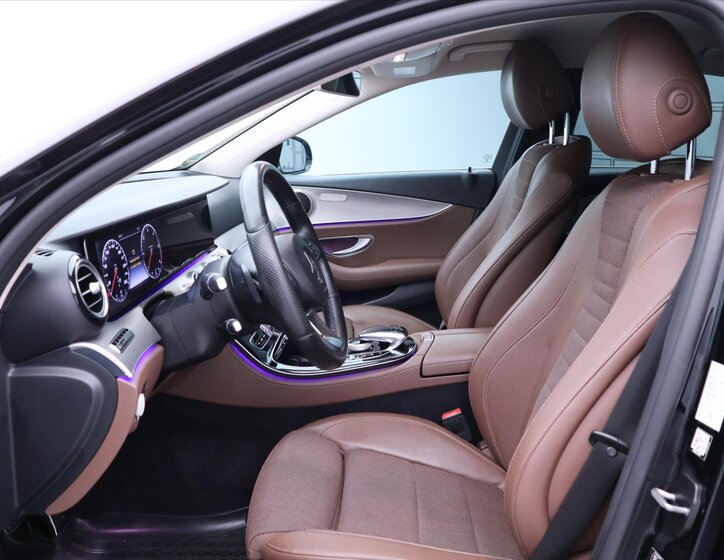 Mercedes-Benz Třídy E Sedan 2,0 l 143 kw