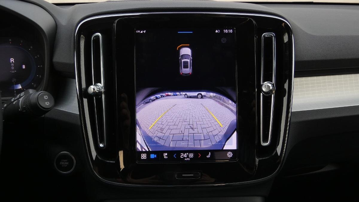 Volvo XC40 SUV / Terénní 2,0 l 120 kw