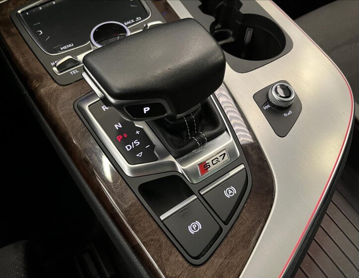 Audi SQ7 SUV / Terénní 4,0 l 320 kw