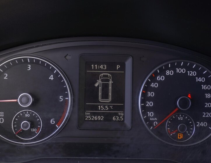 Volkswagen Caravelle 12