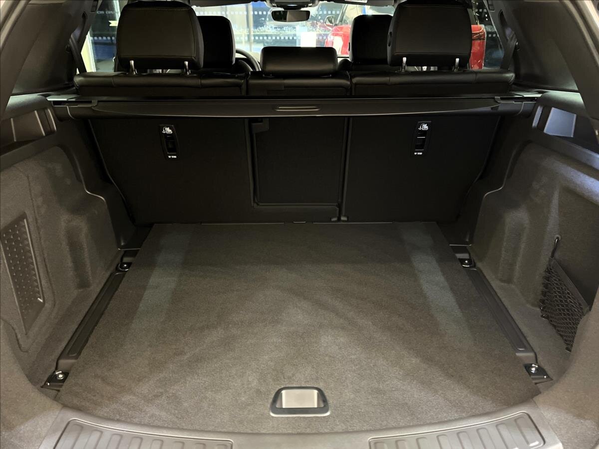 Land Rover Discovery Sport SUV / Terénní 2,0 l 150 kw