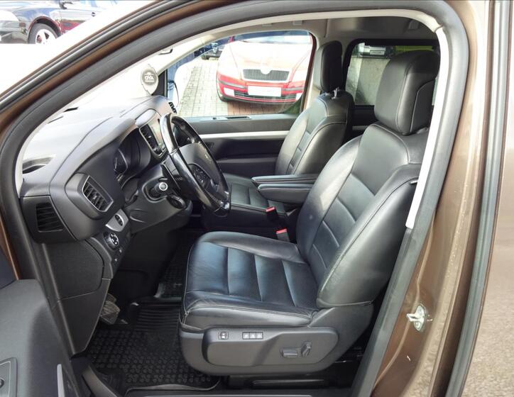 Peugeot Traveller 16