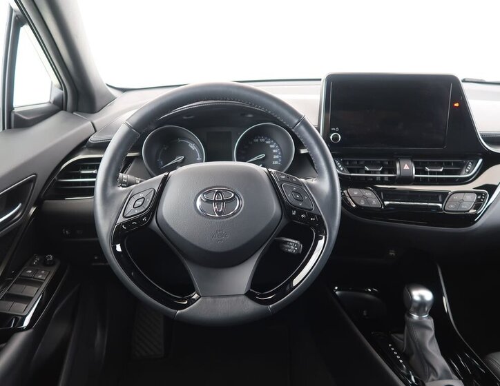 Toyota C-HR SUV 1,8 l 72 kw