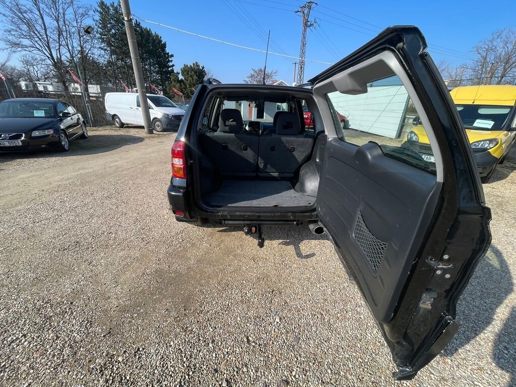 Toyota RAV4 SUV / Terénní 2,0 l 85 kw