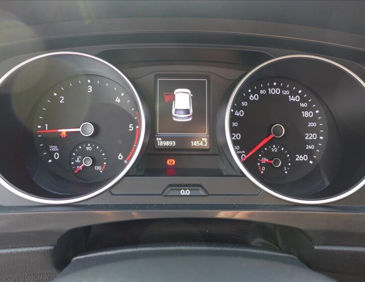 Volkswagen Tiguan SUV / Terénní 2,0 l 110 kw