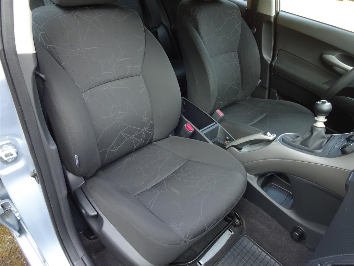 Toyota Auris Hatchback 1,3 l 74 kw