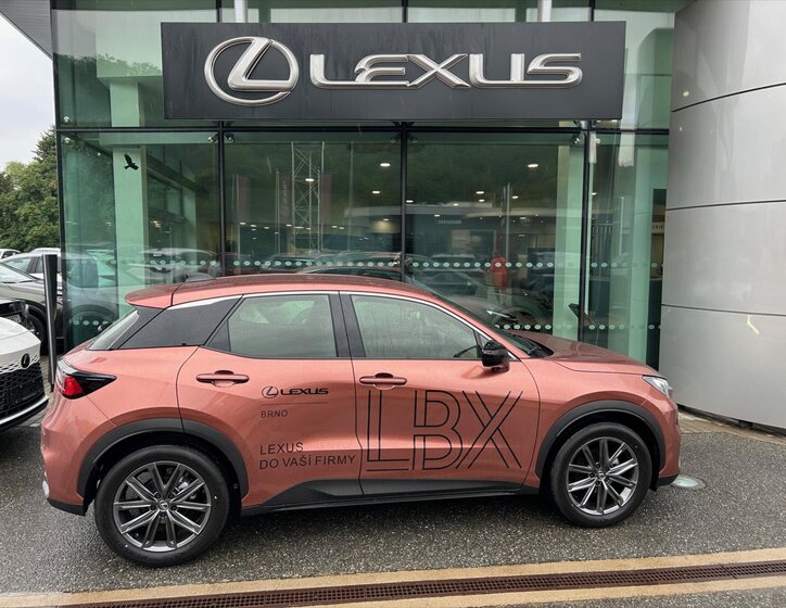 Lexus LBX Kombi 1,5 l 100 kw