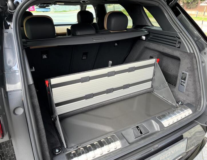 Land Rover Range Rover Sport 7