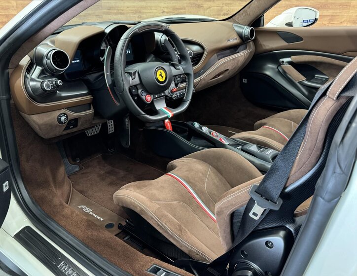 Ferrari F8 Kabriolet 3,9 l 530 kw