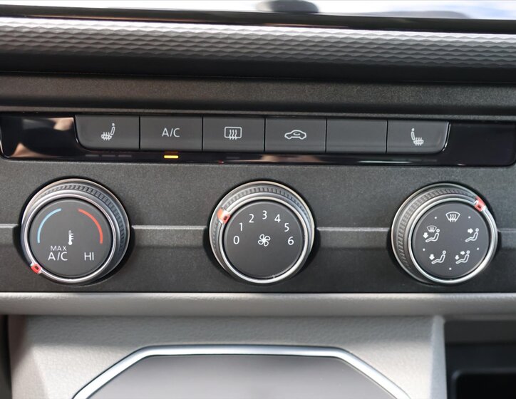 Volkswagen Transporter 26