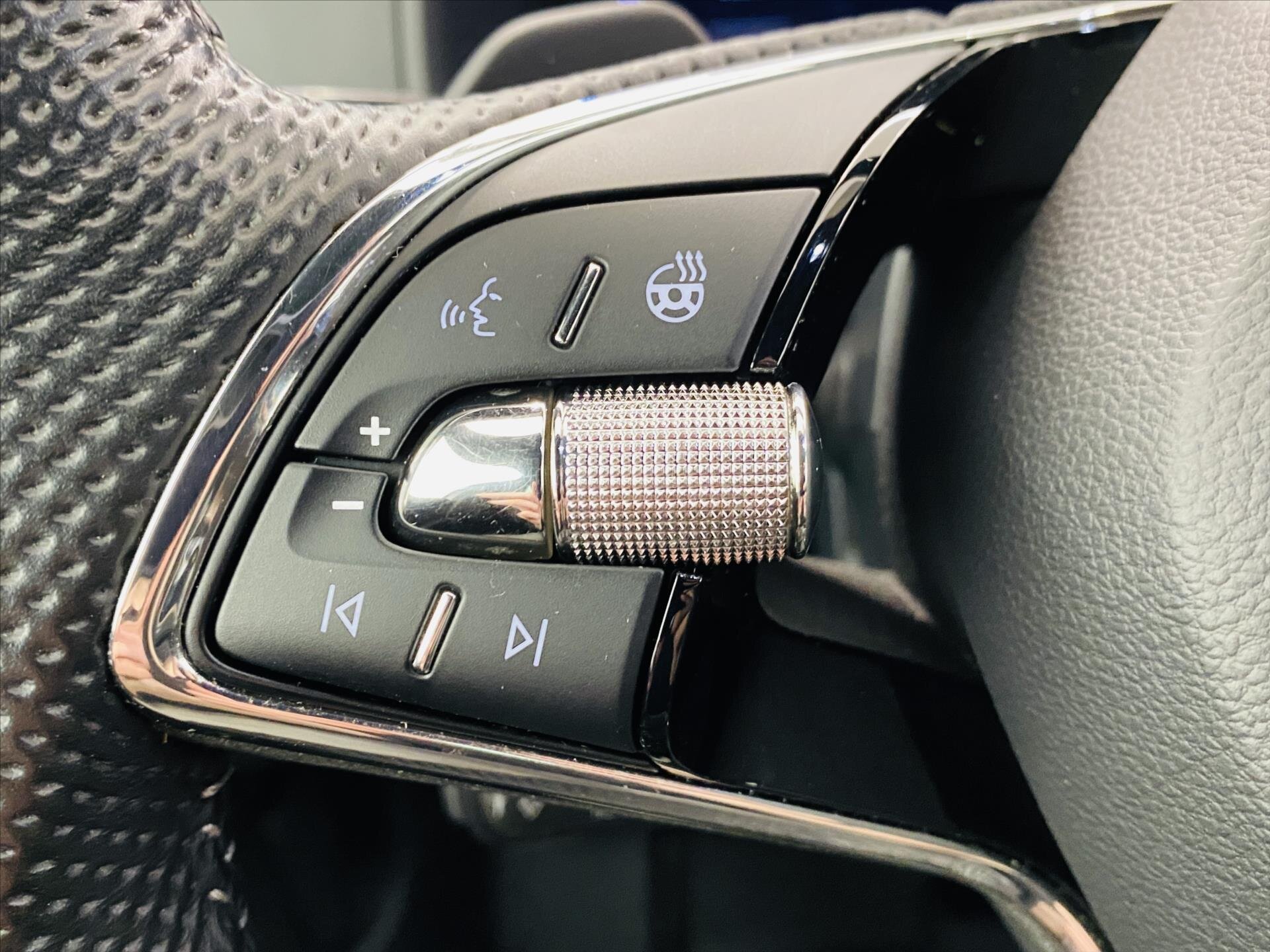 Škoda Karoq SUV / Terénní 1,5 l 110 kw