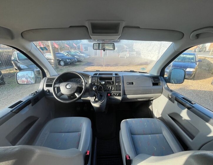 Volkswagen Caravelle 19