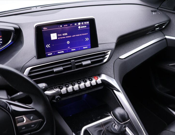 Peugeot 3008 SUV 2,0 l 110 kw