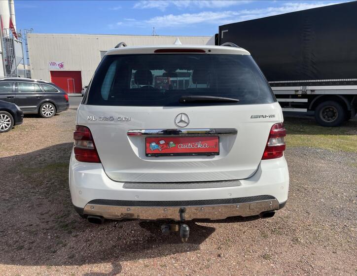 Mercedes-Benz Třídy M SUV 3,0 l 165 kw