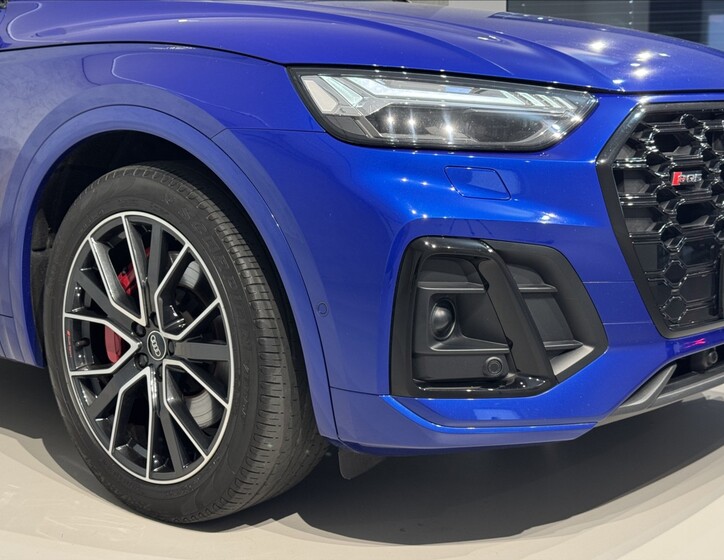 Audi SQ5 4