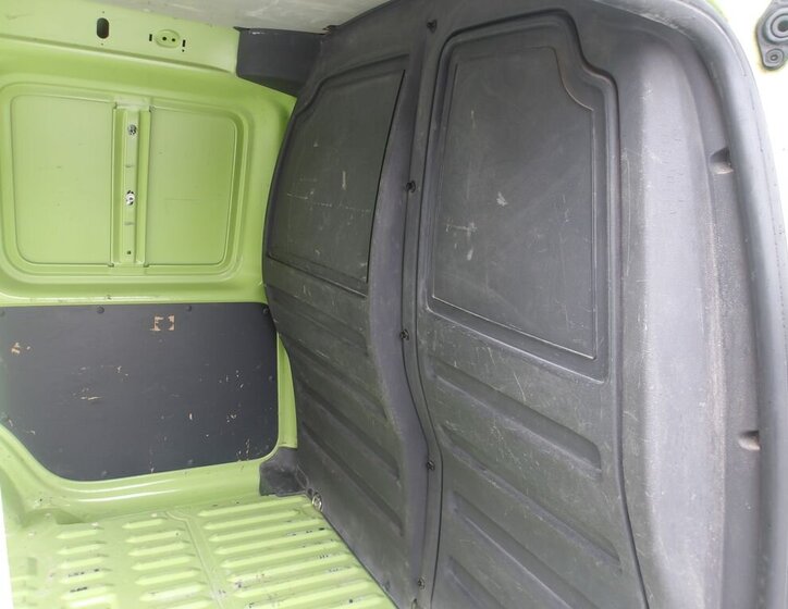 Volkswagen Caddy Skříň 1,6 l 55 kw