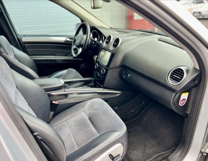 Mercedes-Benz Třídy M SUV 3,0 l 165 kw