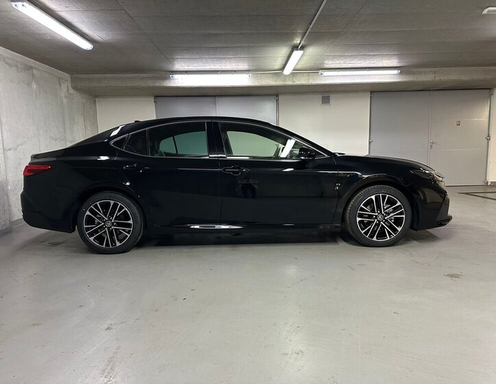 Toyota Camry Sedan / Limuzína 2,5 l 160 kw