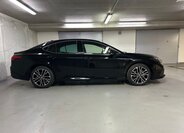 Toyota Camry Sedan / Limuzína 2,5 l 160 kw