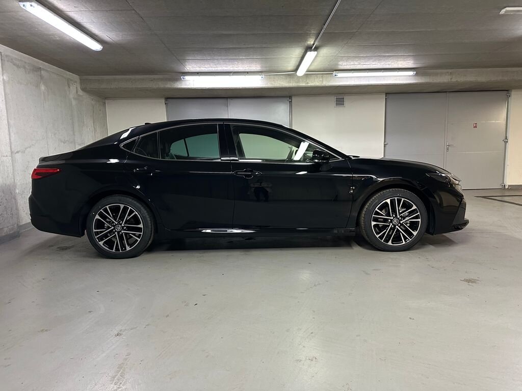 Toyota Camry Sedan / Limuzína 2,5 l 160 kw