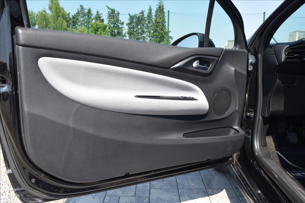 Citroën DS3 Hatchback 1,2 l 60 kw