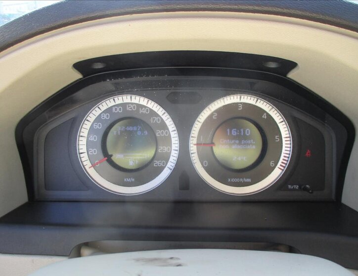 Volvo XC70 Kombi 2,4 l 151 kw