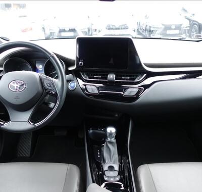 Toyota C-HR 9