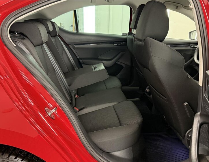 Škoda Octavia Sedan / Limuzína 1,5 l 110 kw