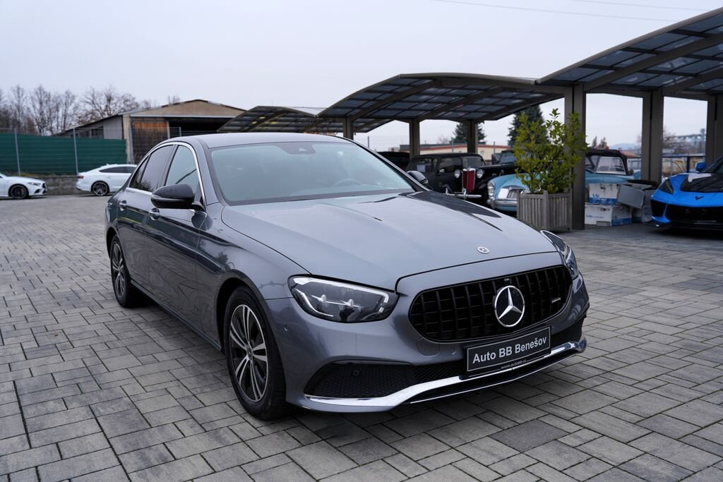 Mercedes-Benz Třídy E Sedan 2,0 l 143 kw
