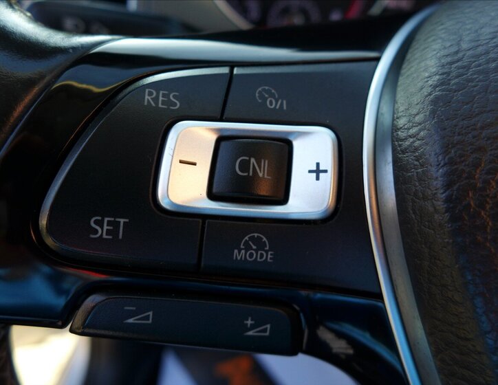 Volkswagen Golf Sportsvan Kombi 1,2 l 63 kw