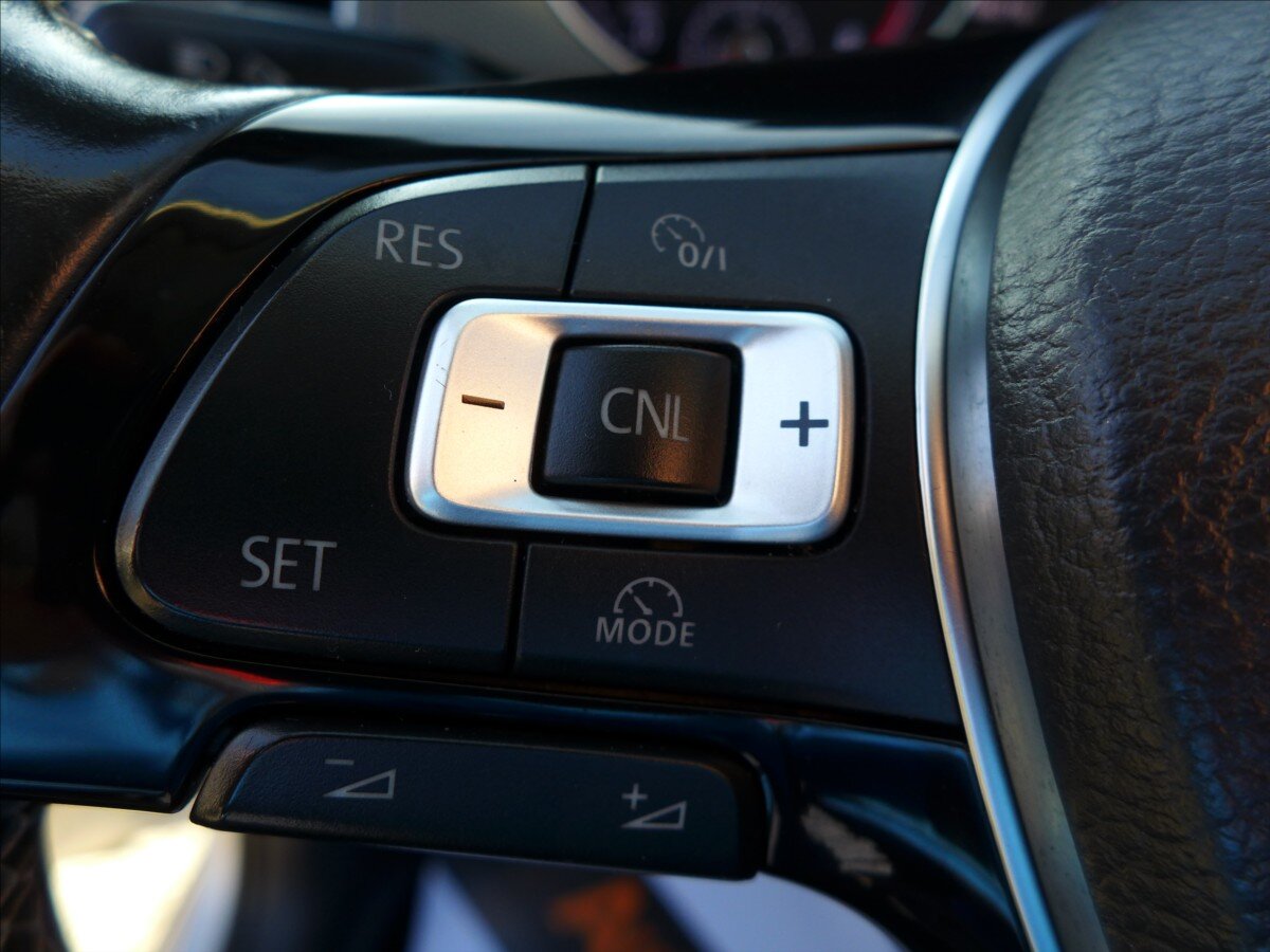 Volkswagen Golf Sportsvan Kombi 1,2 l 63 kw