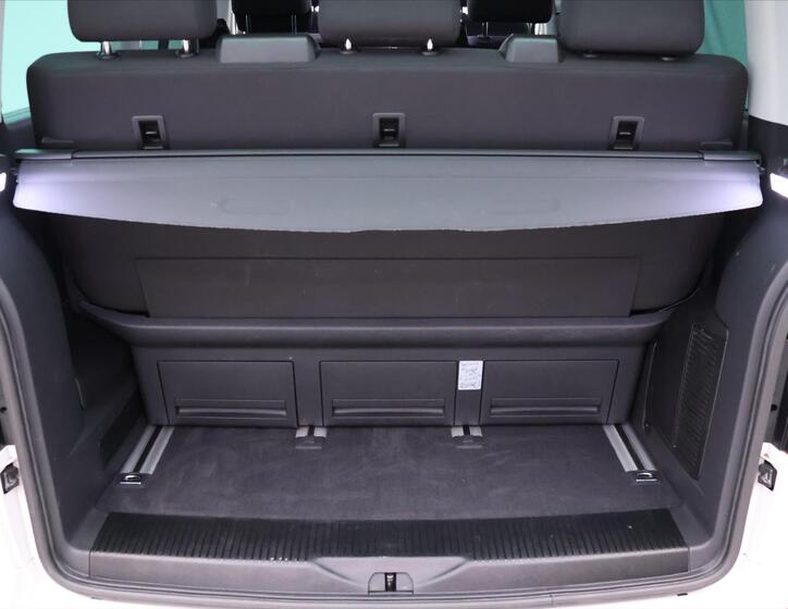 Volkswagen Multivan 10