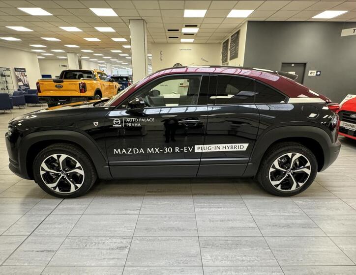 Mazda MX-30 3