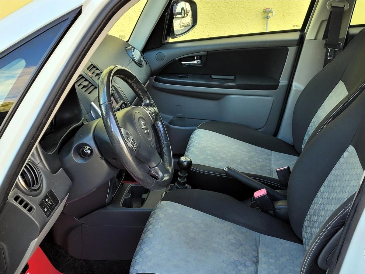 Suzuki SX4 Hatchback 2,0 l 99 kw