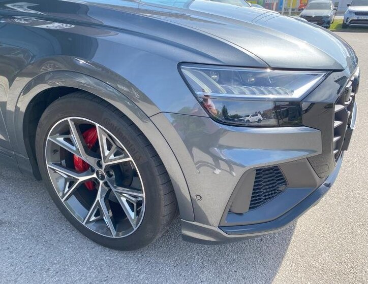 Audi SQ8 SUV 4,0 l 373 kw