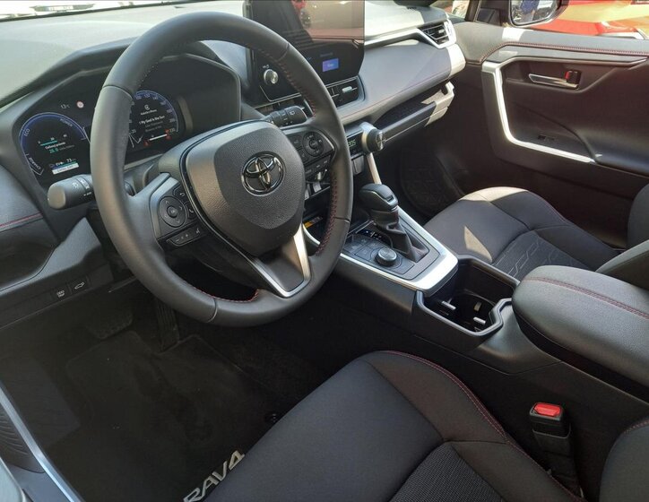 Toyota RAV4 SUV / Terénní 2,5 l 136 kw