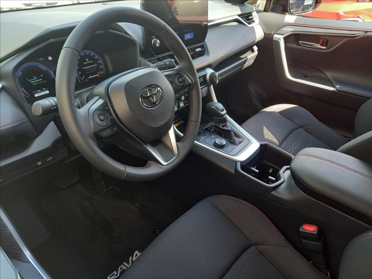 Toyota RAV4 SUV / Terénní 2,5 l 136 kw