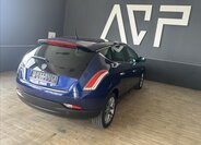 Lancia Delta Hatchback 1,6 l 88 kw
