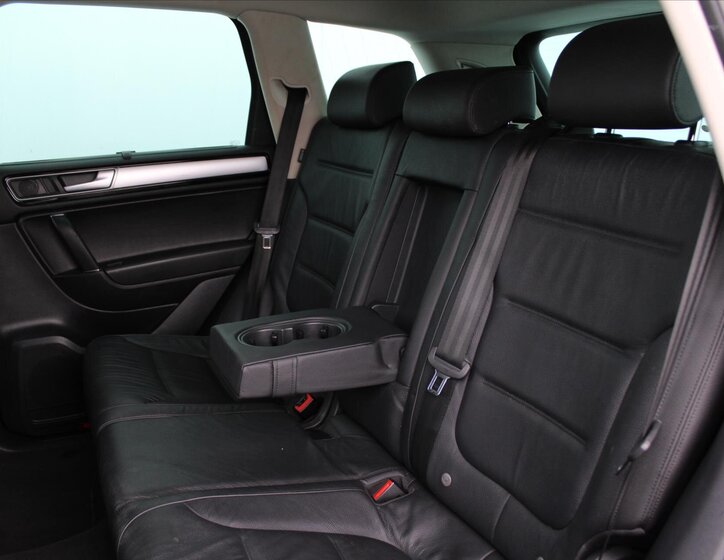 Volkswagen Touareg SUV / Terénní 3,0 l 193 kw