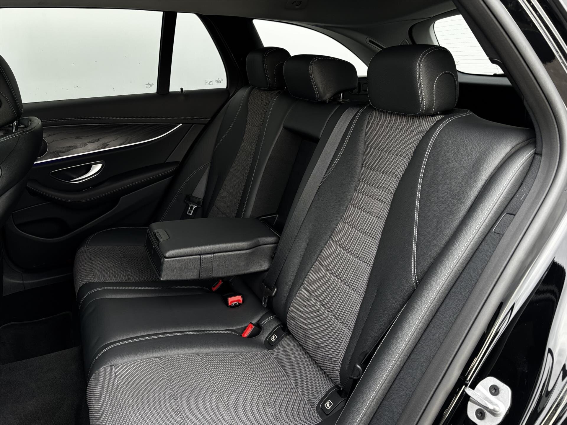 Mercedes-Benz Třídy E Kombi 2,0 l 143 kw