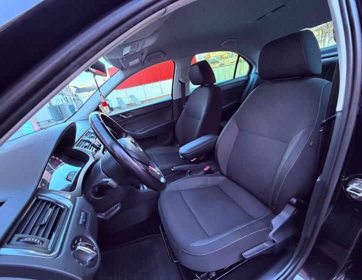 Škoda Rapid Liftback 1,2 l 77 kw