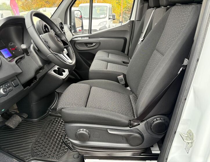 Mercedes-Benz Sprinter 7