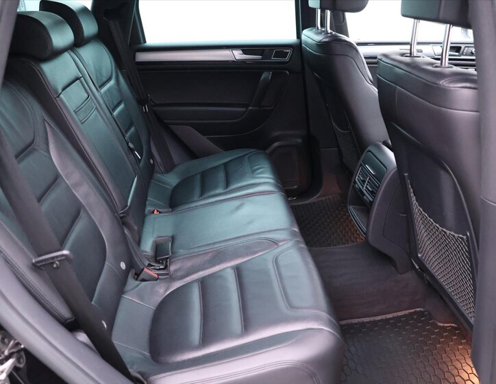 Volkswagen Touareg 14