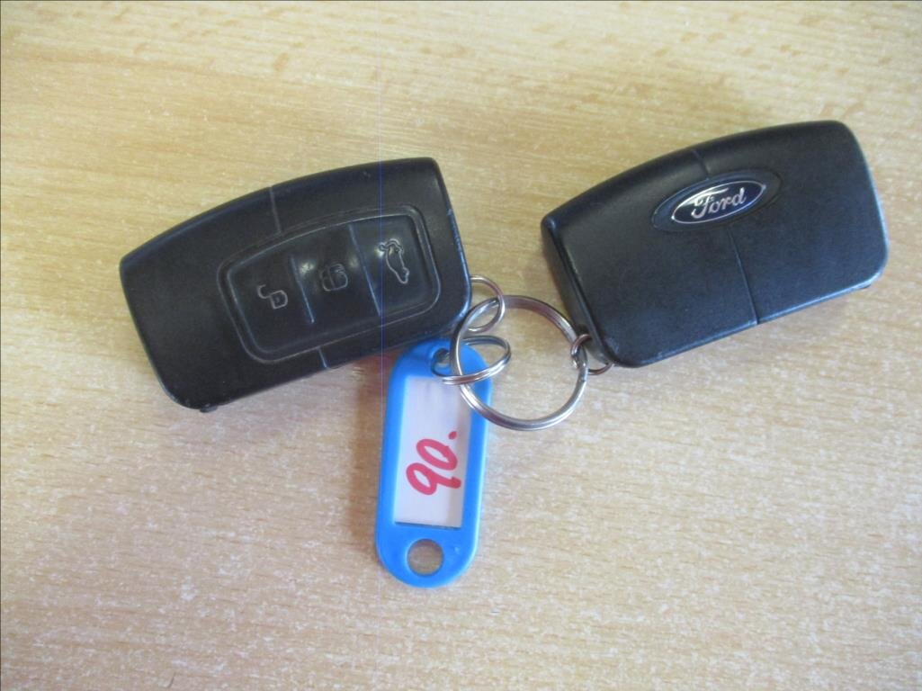 Ford Kuga SUV / Terénní 2,0 l 100 kw